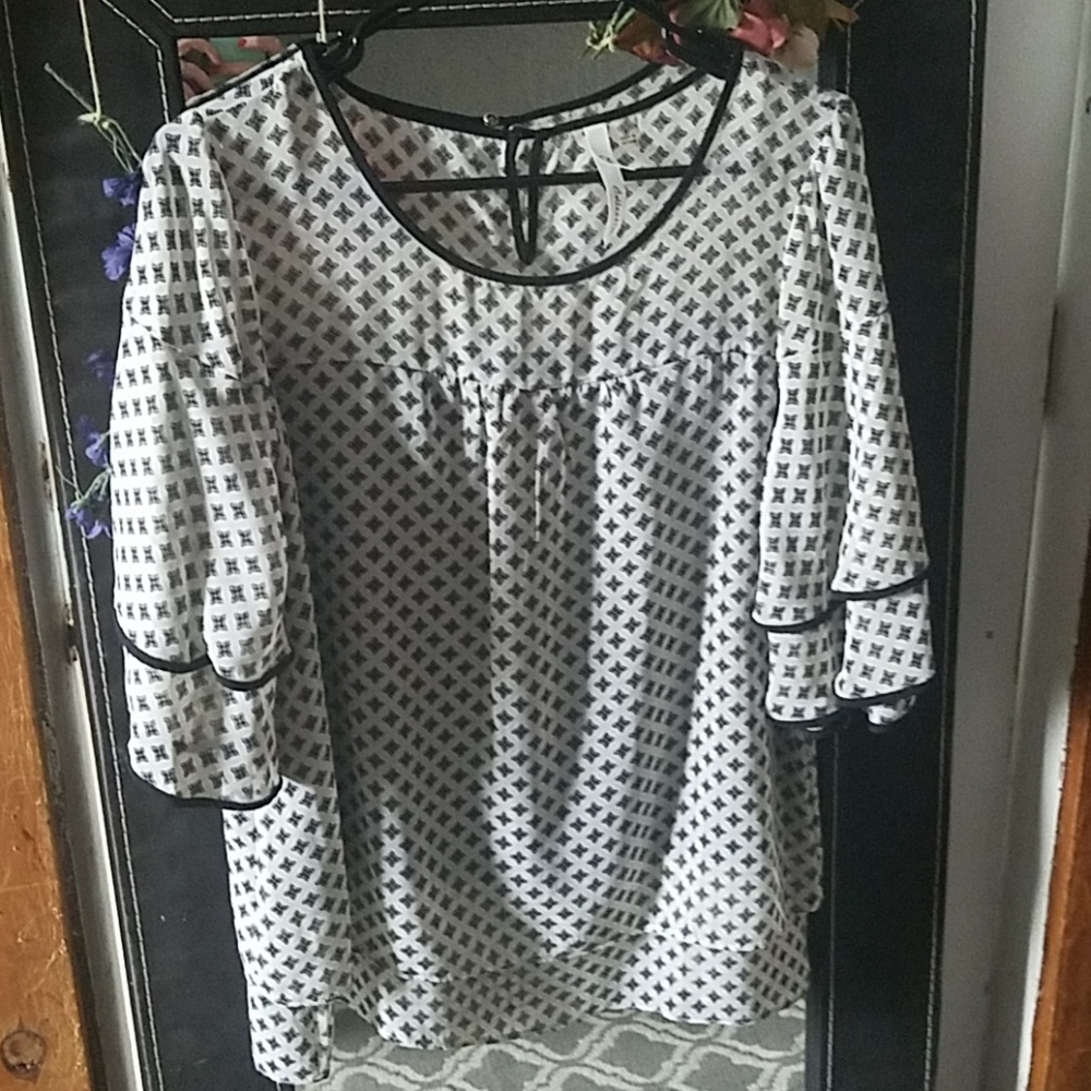 NY collection Flare sleeve sheer top